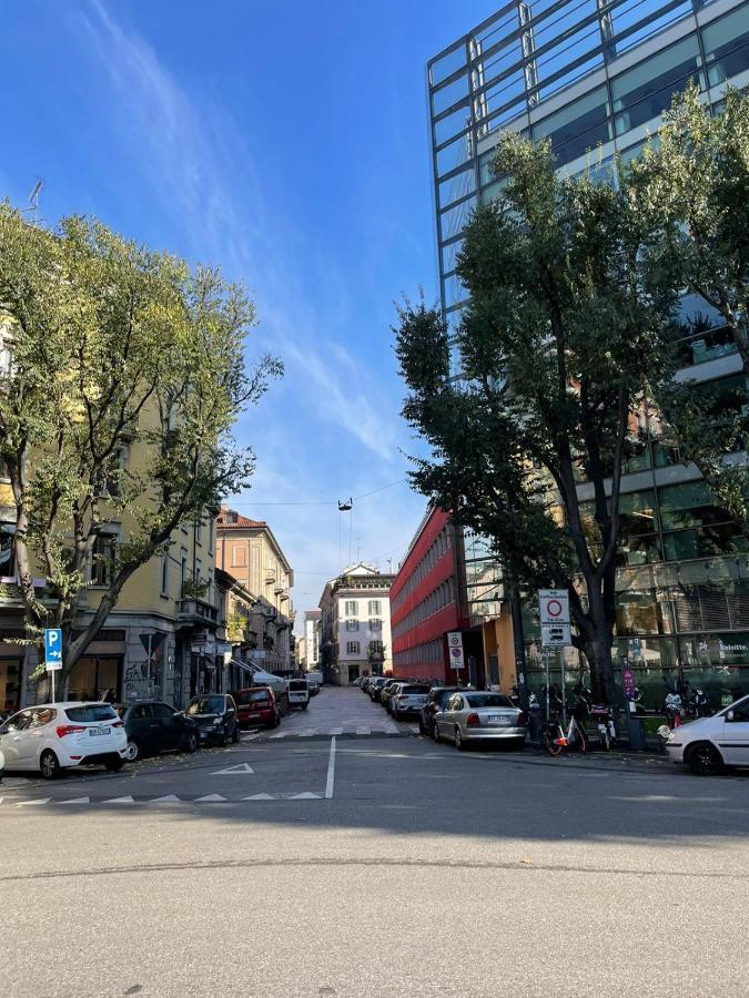 Cozy Flat Mins Walk To Navigli And Metro Porta Genova Apartment Milano Ngoại thất bức ảnh